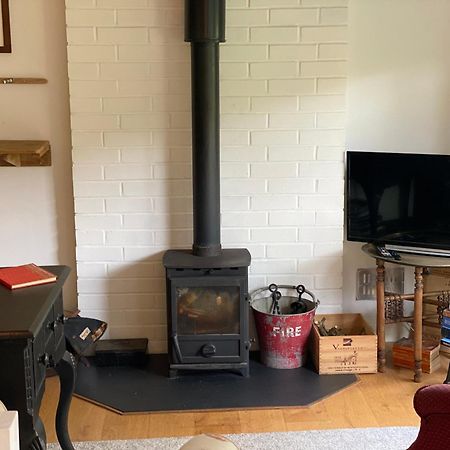 'The Den' Self Contained One Bedroom Annexe. Стокбридж Екстериор снимка